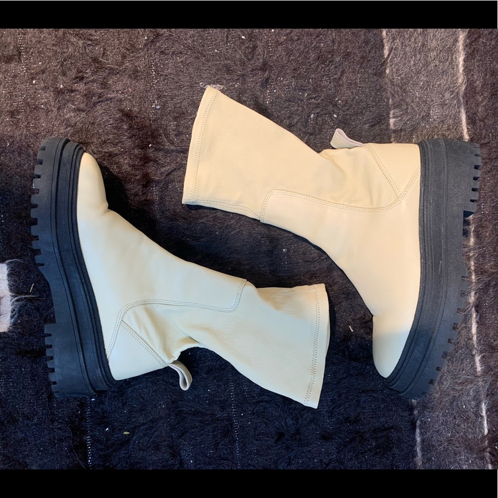 Chunky grunge cream leather combat stretch boots